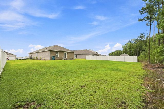 276 Country Grove Way, Galivants Ferry, SC 29544