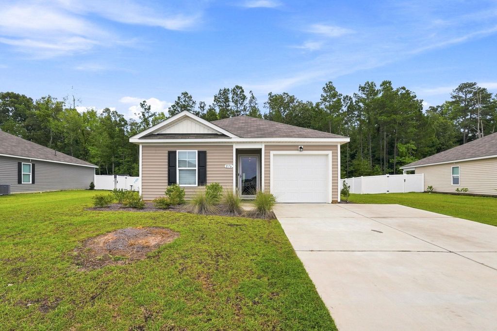 276 Country Grove Way, Galivants Ferry, SC 29544