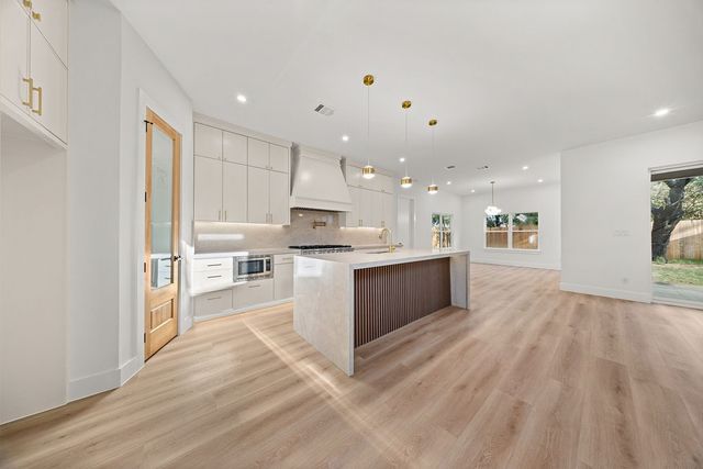 1727 Toronto Street, Dallas, TX 75212