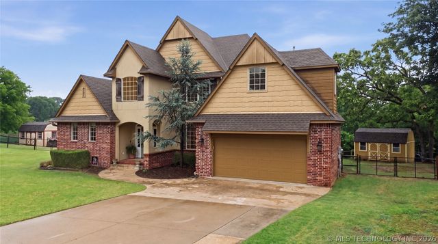 2202 S 113th West Court, Sapulpa, OK 74066