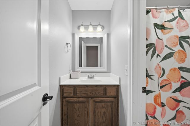 2202 S 113th West Court, Sapulpa, OK 74066