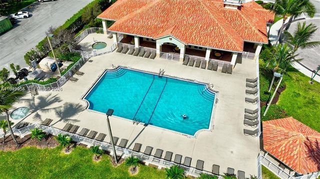 4271 SW 10th Court, Deerfield Beach, FL 33442