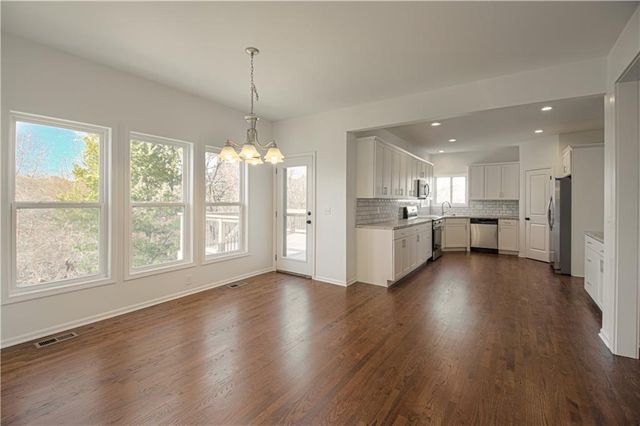 10224 N Willow Avenue, Kansas City, MO 64157