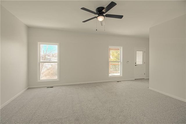 10224 N Willow Avenue, Kansas City, MO 64157