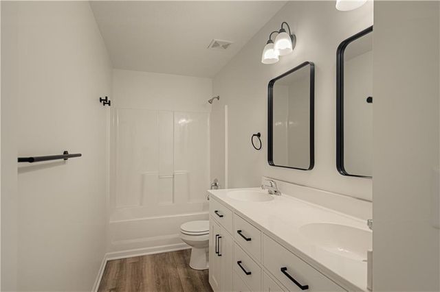 10224 N Willow Avenue, Kansas City, MO 64157