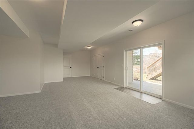 10224 N Willow Avenue, Kansas City, MO 64157