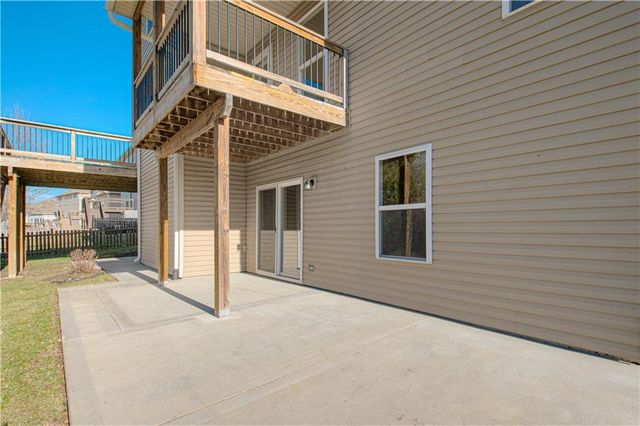 10224 N Willow Avenue, Kansas City, MO 64157