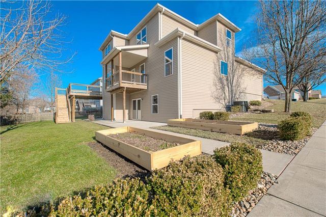 10224 N Willow Avenue, Kansas City, MO 64157