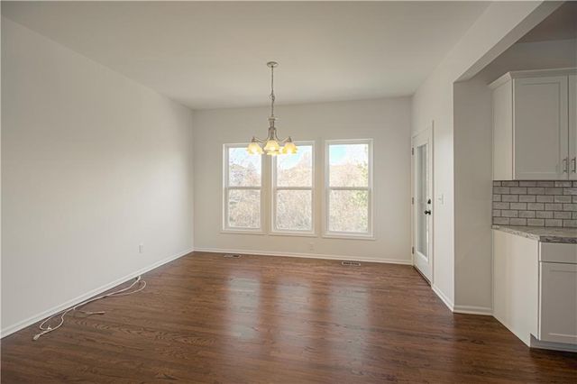 10224 N Willow Avenue, Kansas City, MO 64157