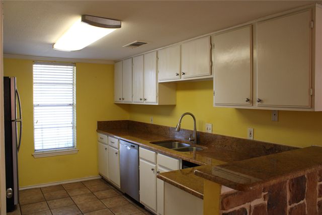 1656 Sonnet Drive, Grapevine, TX 76051