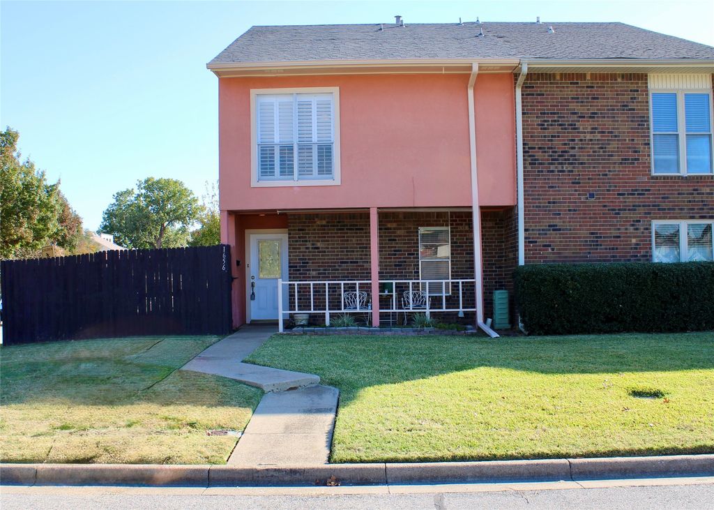 1656 Sonnet Drive, Grapevine, TX 76051