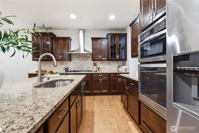 8415 NE 151st Place, Kenmore, WA 98028