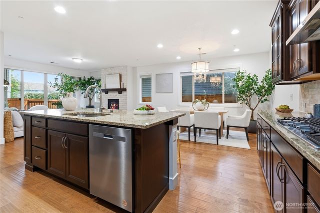 8415 NE 151st Place, Kenmore, WA 98028