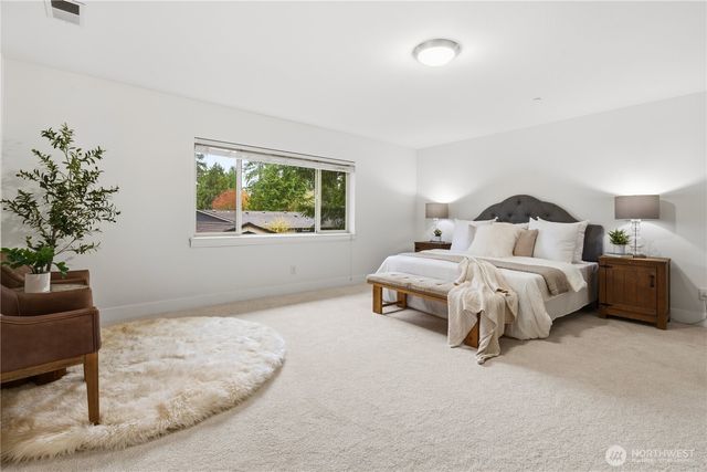 8415 NE 151st Place, Kenmore, WA 98028