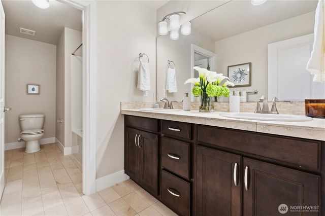 8415 NE 151st Place, Kenmore, WA 98028