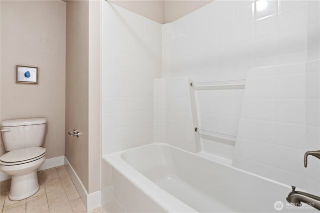 8415 NE 151st Place, Kenmore, WA 98028