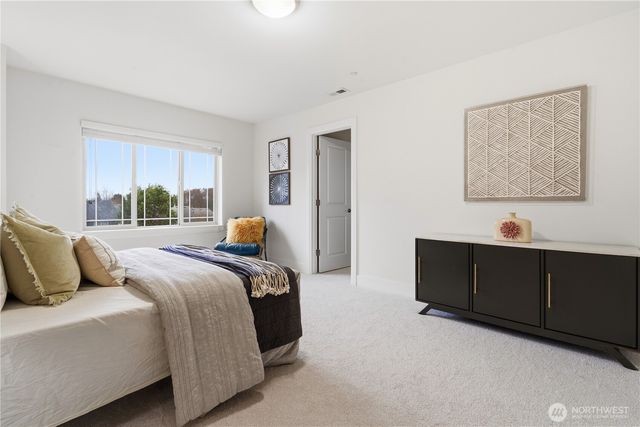 8415 NE 151st Place, Kenmore, WA 98028