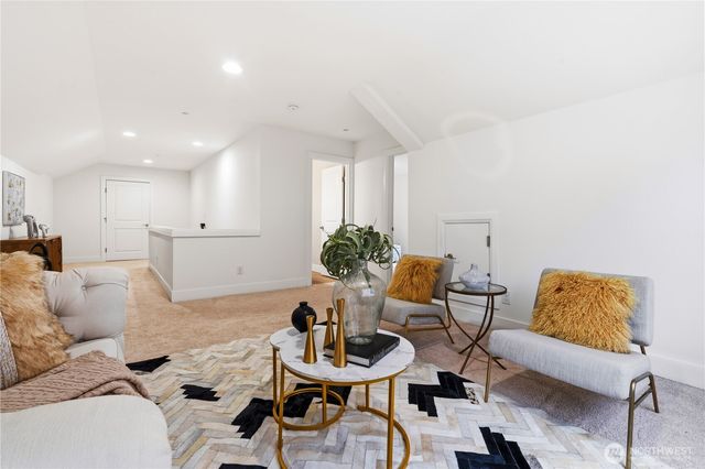 8415 NE 151st Place, Kenmore, WA 98028