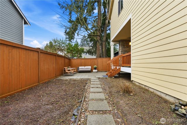 8415 NE 151st Place, Kenmore, WA 98028