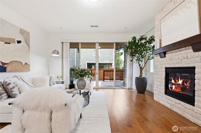 8415 NE 151st Place, Kenmore, WA 98028