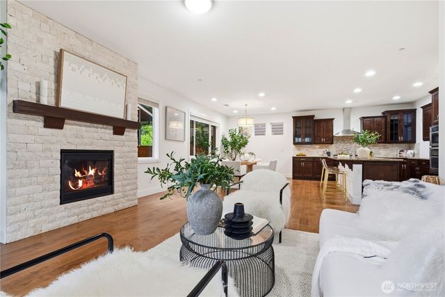 8415 NE 151st Place, Kenmore, WA 98028