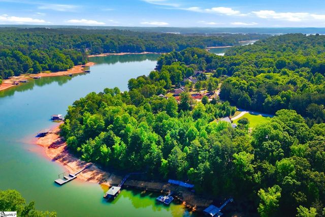 109 Martins Pointe Drive, Seneca, SC 29678