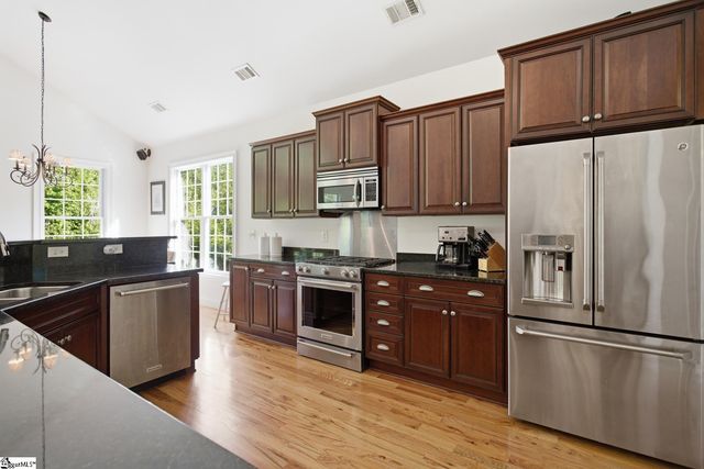 109 Martins Pointe Drive, Seneca, SC 29678