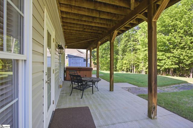 109 Martins Pointe Drive, Seneca, SC 29678