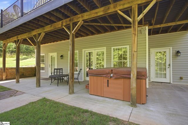 109 Martins Pointe Drive, Seneca, SC 29678
