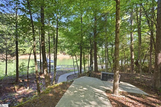 109 Martins Pointe Drive, Seneca, SC 29678
