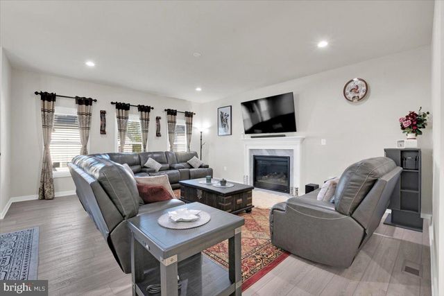 25038 WOODLAND IRIS DR, Aldie, VA 20105