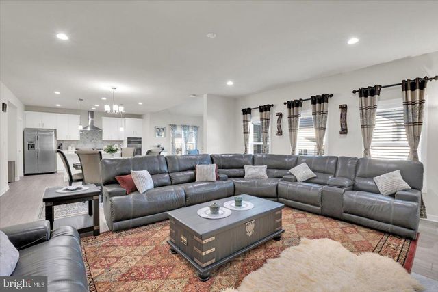 25038 WOODLAND IRIS DR, Aldie, VA 20105