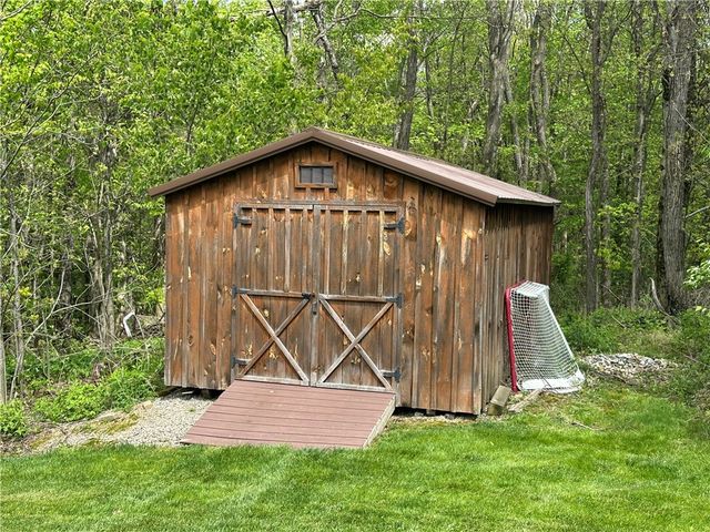 113 Oakwood Drive, Oakland Twp, PA 16002