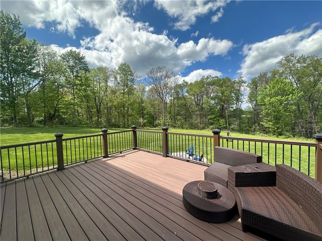 113 Oakwood Drive, Oakland Twp, PA 16002
