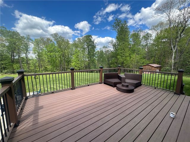 113 Oakwood Drive, Oakland Twp, PA 16002