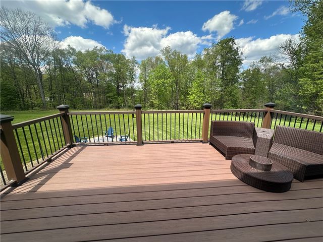 113 Oakwood Drive, Oakland Twp, PA 16002