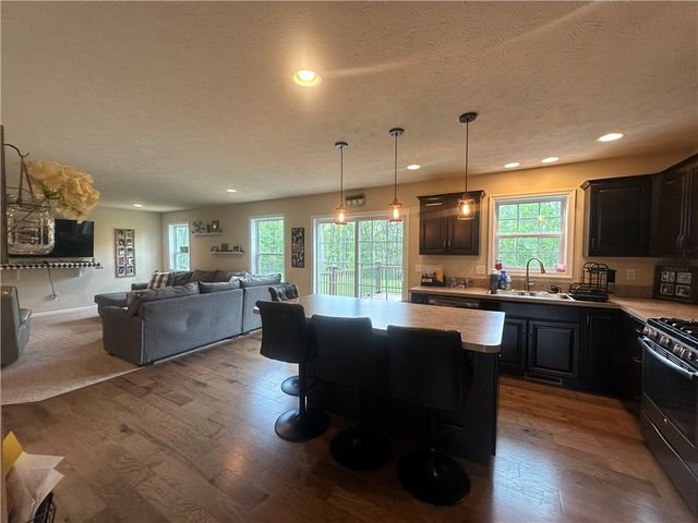 113 Oakwood Drive, Oakland Twp, PA 16002