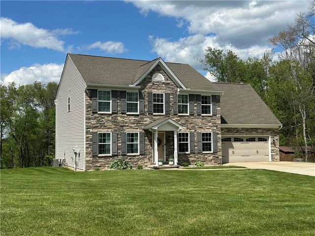 113 Oakwood Drive, Oakland Twp, PA 16002