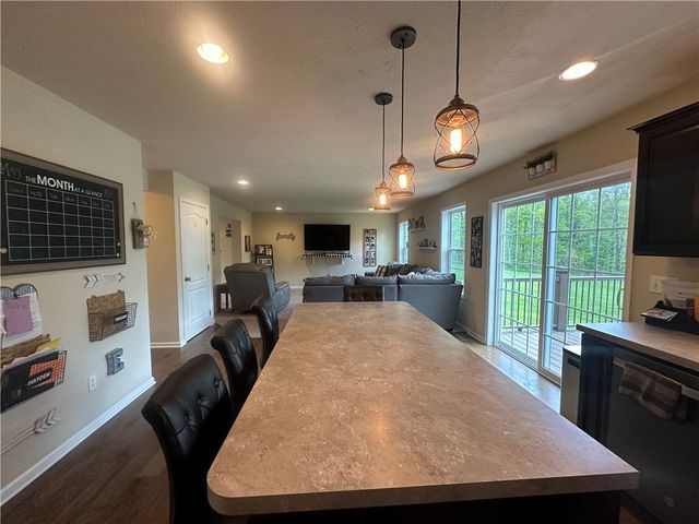 113 Oakwood Drive, Oakland Twp, PA 16002