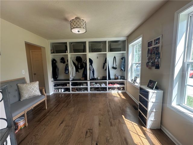 113 Oakwood Drive, Oakland Twp, PA 16002