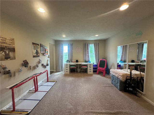 113 Oakwood Drive, Oakland Twp, PA 16002