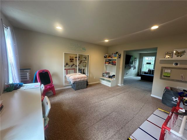 113 Oakwood Drive, Oakland Twp, PA 16002