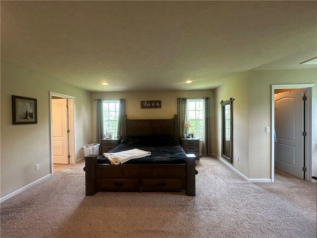 113 Oakwood Drive, Oakland Twp, PA 16002
