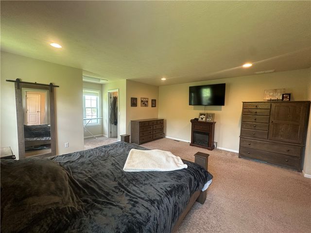 113 Oakwood Drive, Oakland Twp, PA 16002