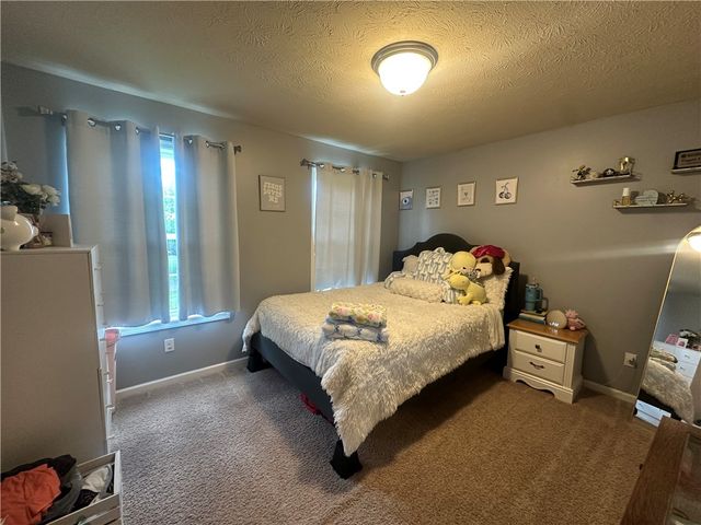 113 Oakwood Drive, Oakland Twp, PA 16002