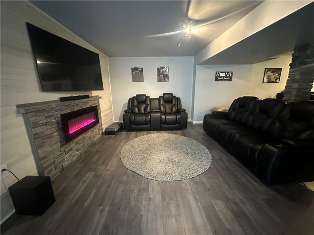 113 Oakwood Drive, Oakland Twp, PA 16002