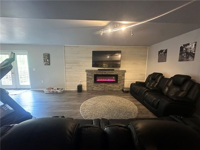113 Oakwood Drive, Oakland Twp, PA 16002