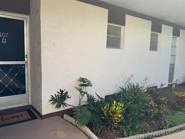 7 N Greenway Vlg Village N 107, Royal Palm Beach, FL 33411