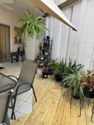 7 N Greenway Vlg Village N 107, Royal Palm Beach, FL 33411