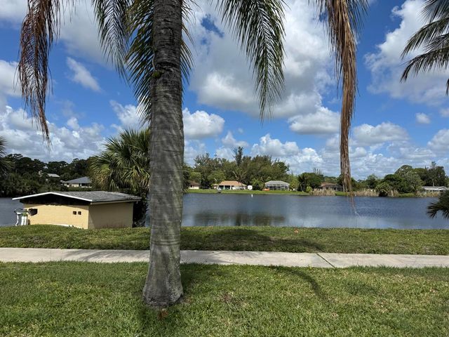 7 N Greenway Vlg Village N 107, Royal Palm Beach, FL 33411